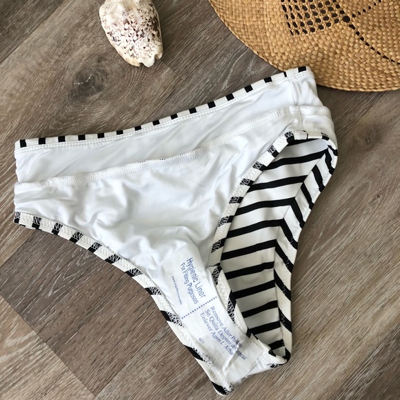 Nasty Gal Swim High Waist Bikini Bottoms XS - Picture 5 of 8